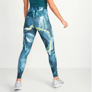Old Navy Powersoft leggings high rise green print size XS Petite